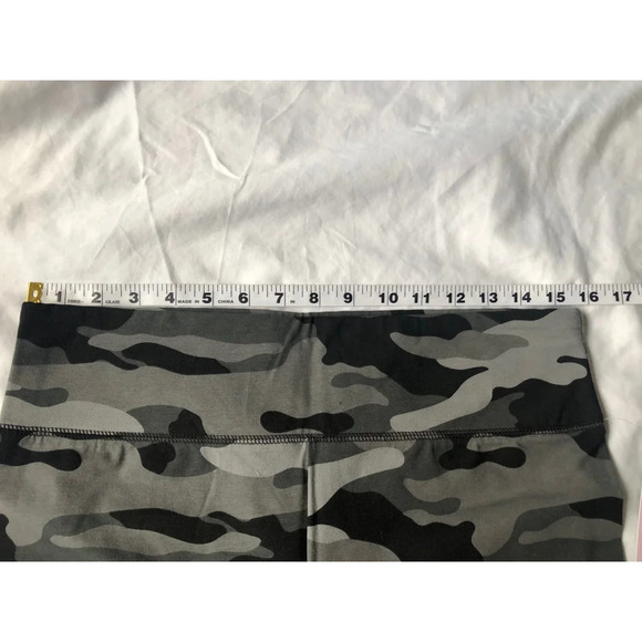 Wild Fable High-Waisted Leggings Gray Camo sz L NWT - Picture 4 of 8